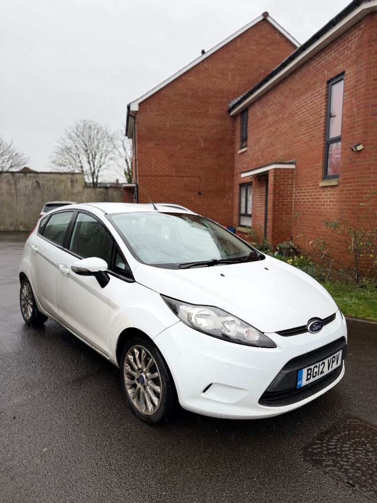 Ford, FIESTA, Hatchback, 2012, Manual, 1242 (cc), 5 doors