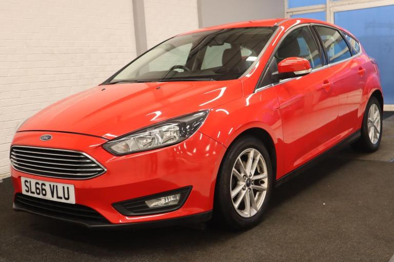 2016 Ford Focus 1.0T EcoBoost Zetec Euro 6 (s/s) 5dr HATCHBACK Petrol Manual