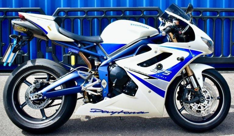 2010 TRIUMPH DAYTONA 675 SUPER SPORTS