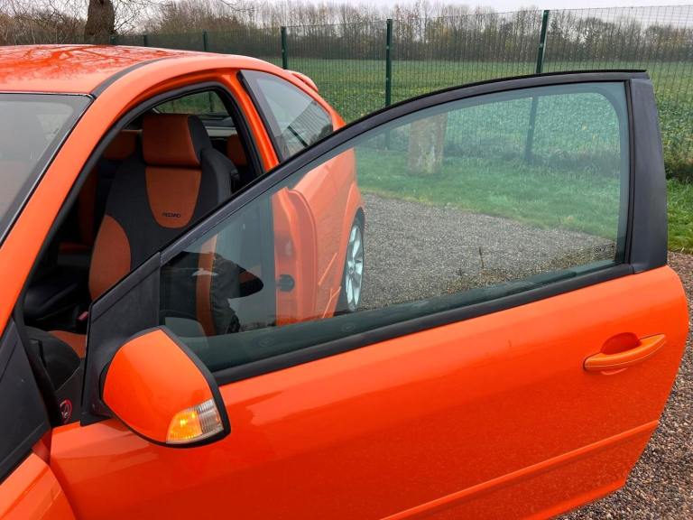 FORD FOCUS 2.5 ST * LOW MILEAGE * FRESH IMPORT *