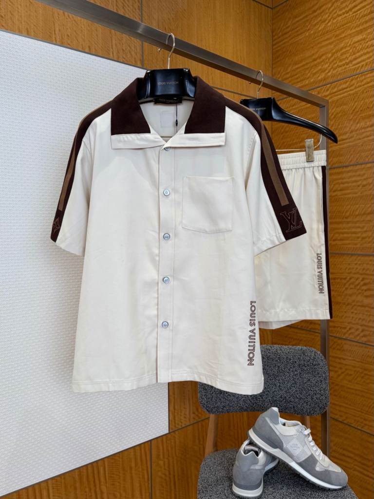 Louis Vuitton mens embroidered short-sleeved shirt and shorts suit