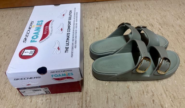 NEW Women’s Skechers Olive/Green Foamies cali Breeze Arch Fit Sandals Olive size UK 7 (40)