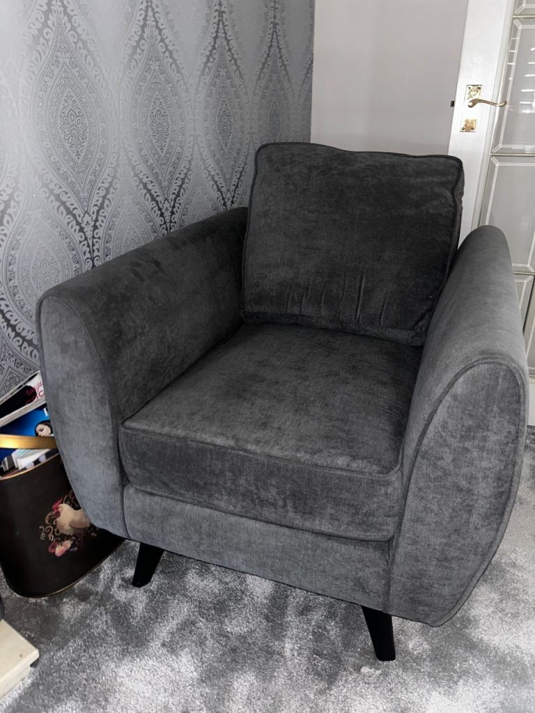 Comfy Grey Armchair – Like New Condition