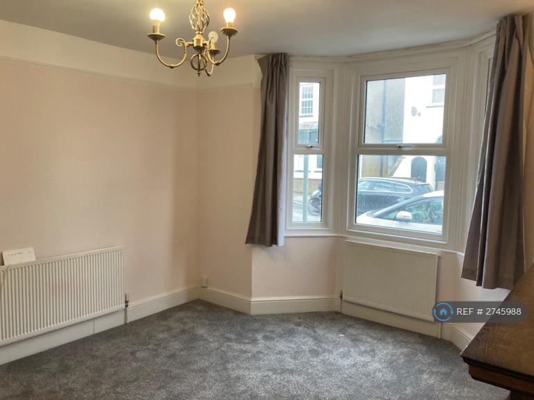 4 bedroom house in Woodford Road, Watford, WD17 (4 bed) (#2745988)