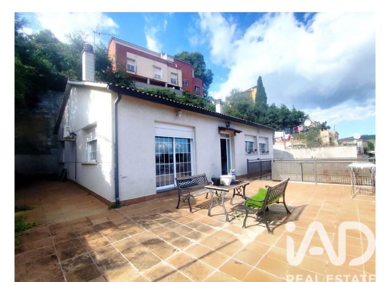 Charming Detached Villa in Sant Vicenç dels Horts Barcelona