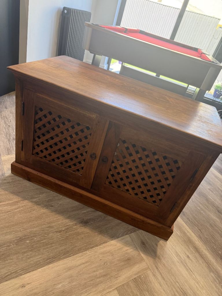 Sideboard / TV stand 