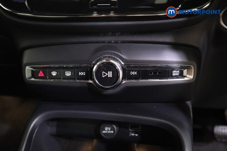 2022 Volvo XC40 1.5 T4 Recharge PHEV Plus Dark 5dr Auto SUV Hybrid Automatic