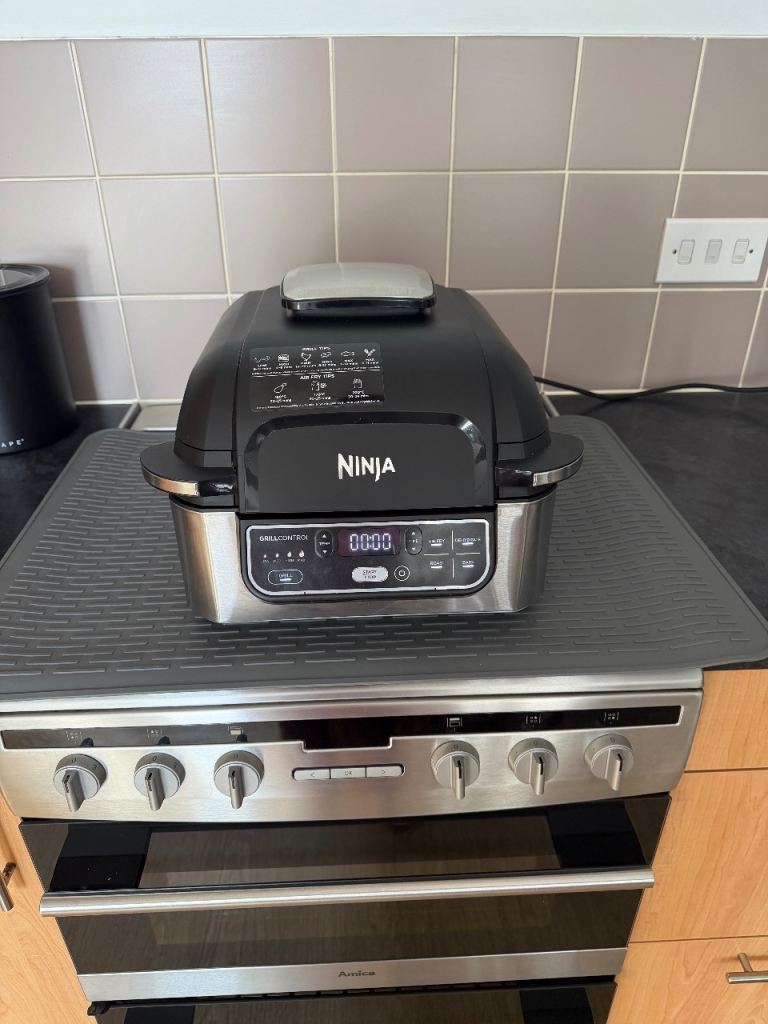 Ninja Foodi Health Grill & Air Fryer 5.7L with Cyclonic Air Technology, 5-in-1 AG301UK