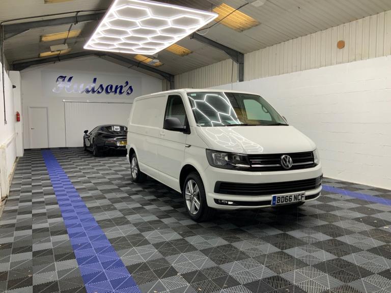 2017 Volkswagen Transporter 2.0 TDI BMT 150 Highline Van 4MOTION PANEL VAN Diesel Manual