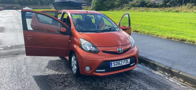 Toyota, AYGO, Hatchback, 2013, Manual, 998 (cc), 5 doors