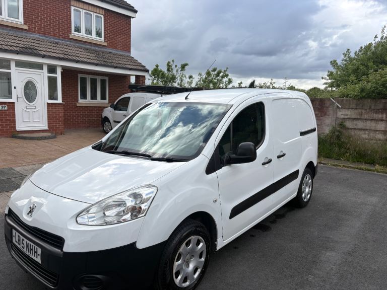PEUGEOT PARTNER Van 2015 Superb Condition Full MOT 