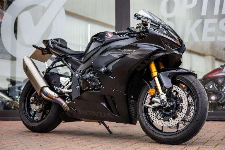 Honda CBR1000RR-R Fireblade SP ! OHLINS ! AKRO ! STUNNING