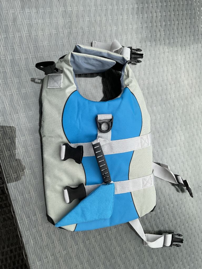 Pet life jacket 