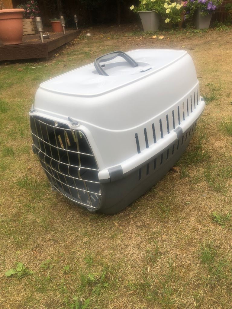 Pet carrier 