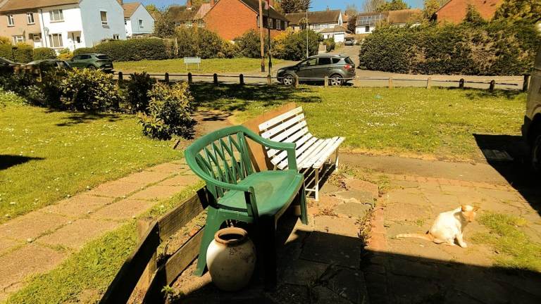 BEAUTIFUL LARGE DOUBLE ROOM QUIET CLOSE