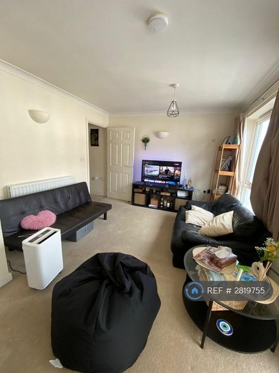 1 bedroom flat in Lion Head Court, Croydon, CR0 (1 bed) (#2819755)