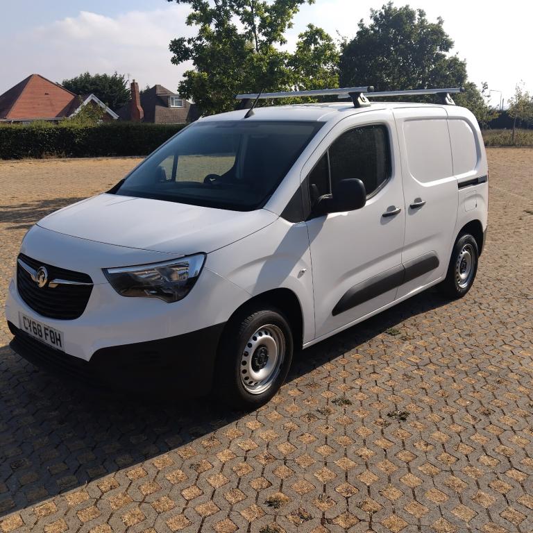 VAUXHALL COMBO CARGO 2000 1.6 TURBO D 100PS H1 EDITION VAN 2019 / 68 @ MCD CARS