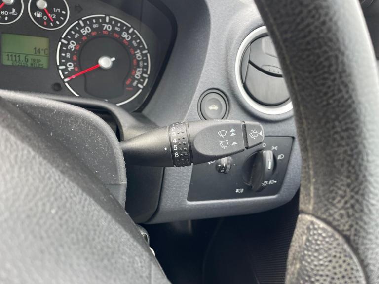 2006 Ford Fusion 1.6 Zetec Climate 5dr HATCHBACK Petrol Manual