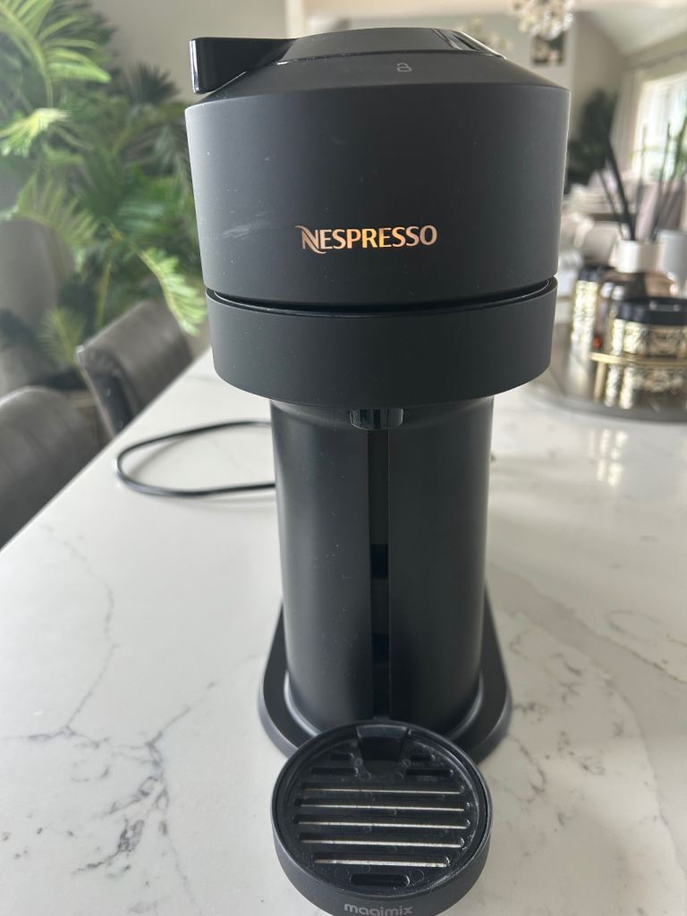 Nespresso Vertuo Coffee Machine - Black, As Good As New