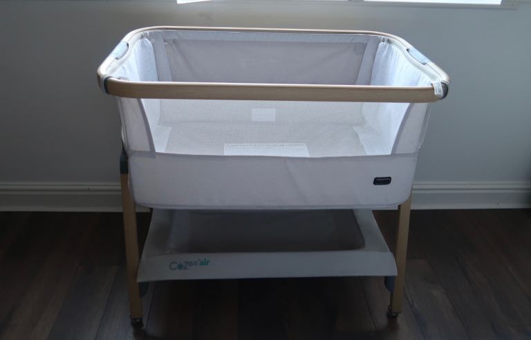 Tutti Bambini Cozee Air Bedside Crib (immaculate condition) 