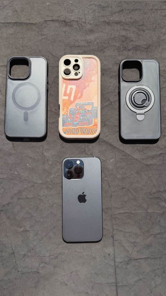 iPhone 14 Pro - Black, Great Condition + Cases