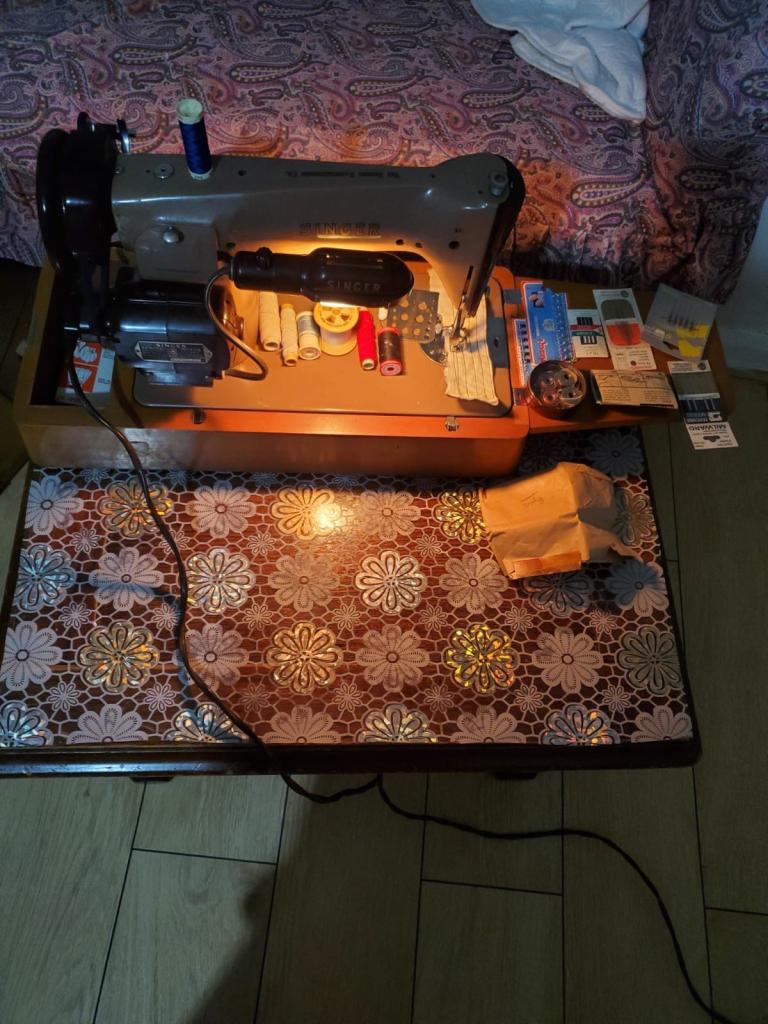 Singer sewing machine 