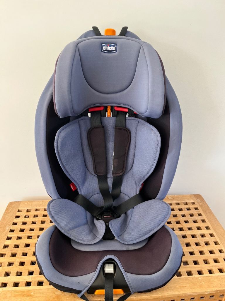 Chicco Adjustable High Back Car Booster Seat - Group 1/2/3