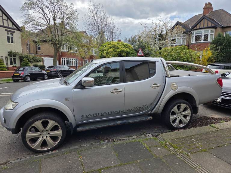 Mitsubishi L200 Pick Up 2011 Automatic 89k Miles 22" Khan Alloy Wheels 