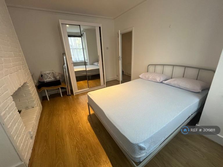 3 bedroom house in Temple Road, Hounslow, TW3 (3 bed) (#3019811)