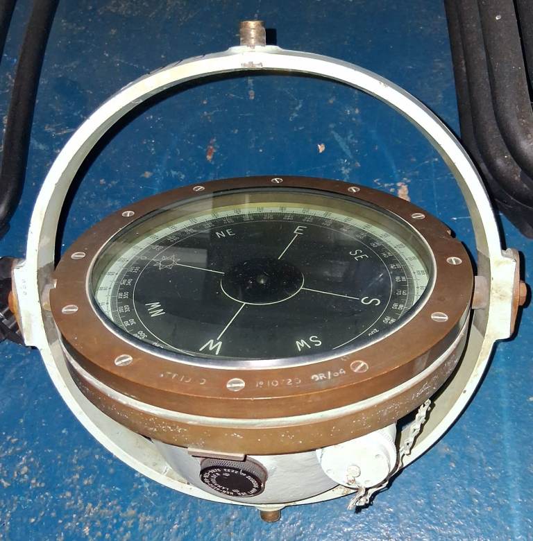 Ships repeating compass .NOT MAGNETIC COMPASS