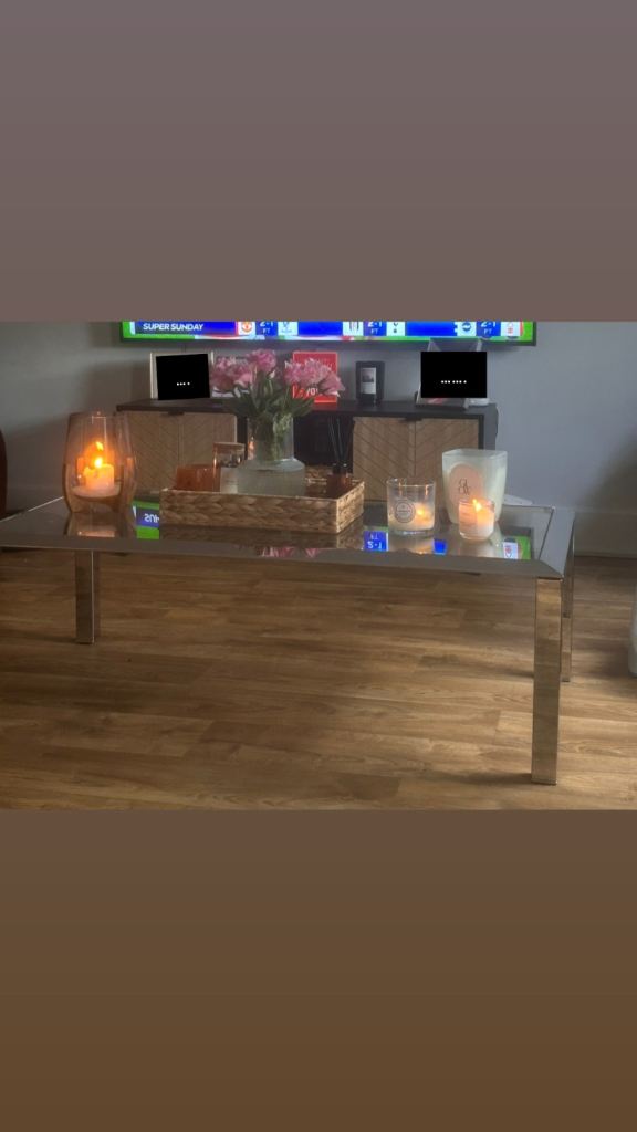 Glass coffee table 