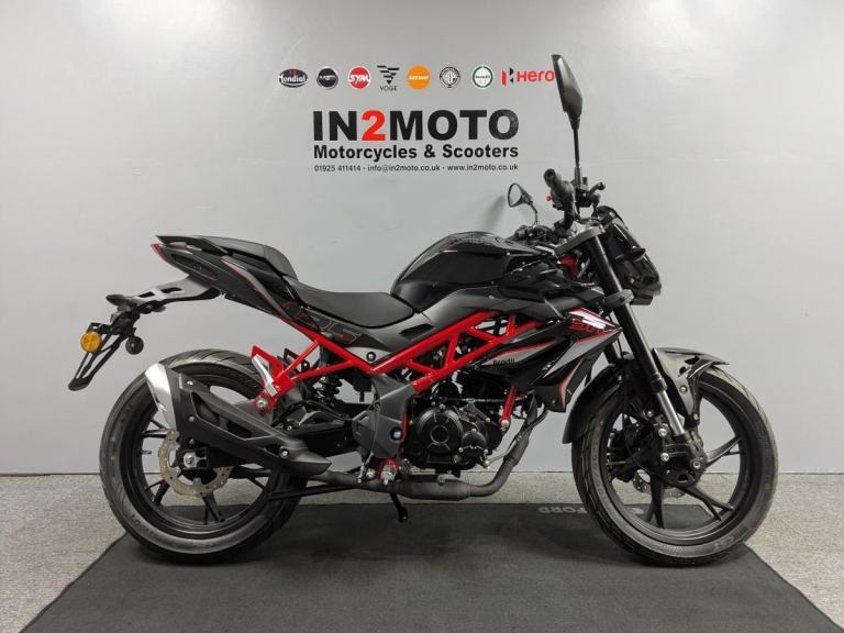 2025 (75) Benelli BN 125 in Black/Red