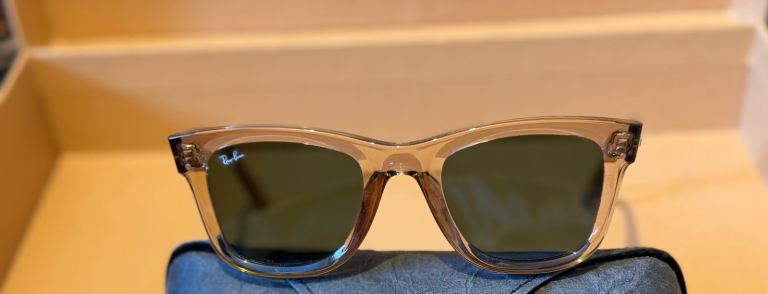 Rayban wayfarer reverse sunglasses 