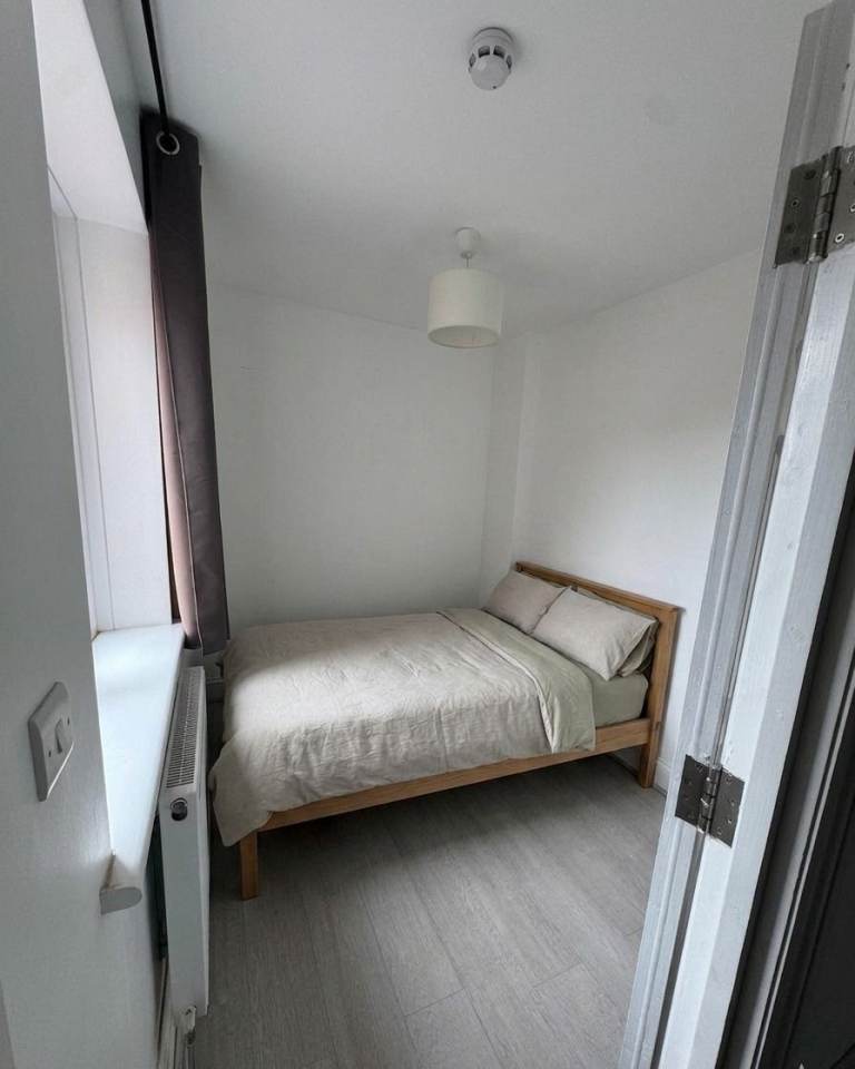 Furnished room to rent in Hayes - UB3