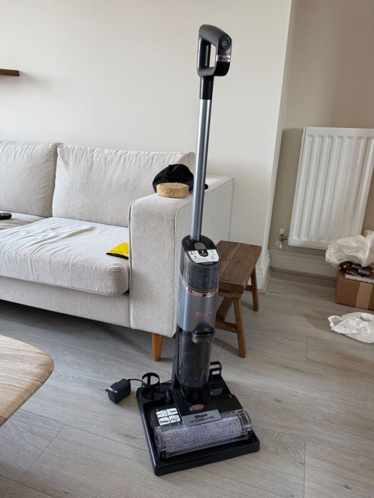 Shark HydroVac Cordless Vacuum – Good Condition