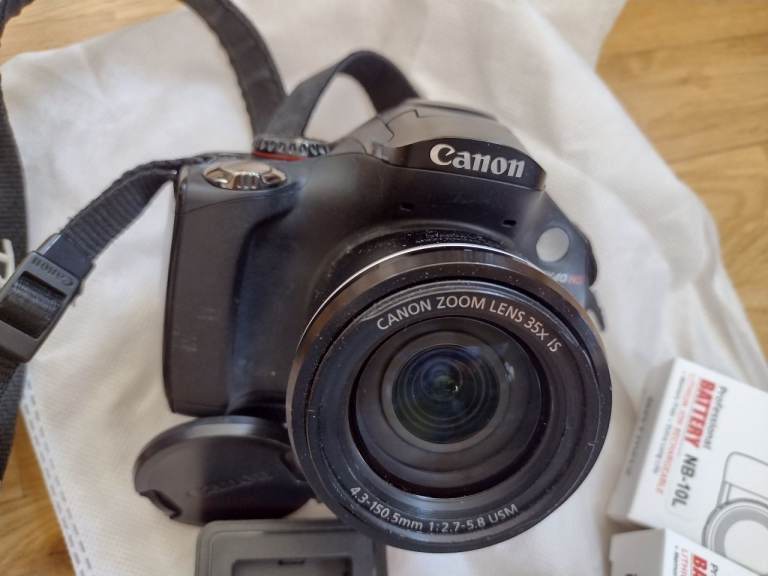 Canon PowerShot SX40 HS Digital Camera with 35x Zoom