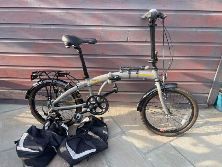Raleigh evo 2 folding bike, 20”wheels, 7 gears, mud guards, rear rack, pannier bags