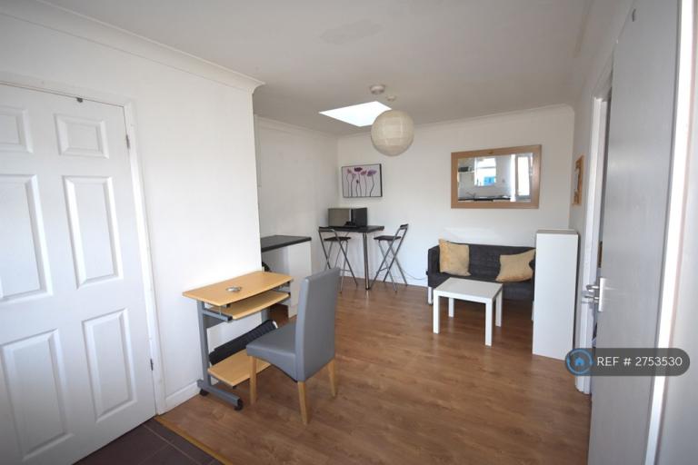 1 bedroom in Burgess Road, Southampton, SO16 (#2753530)