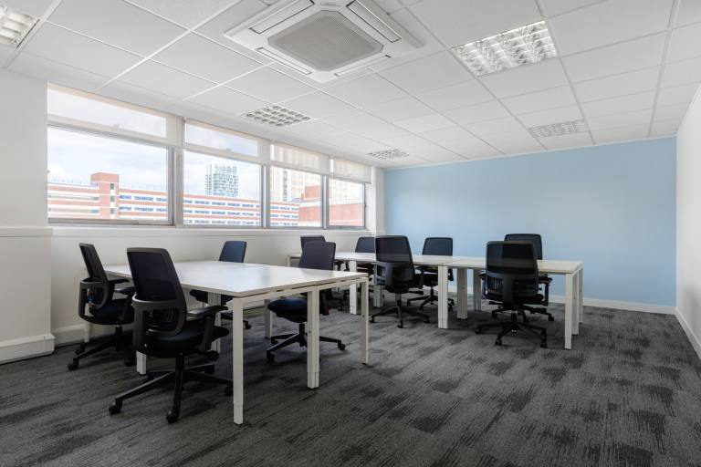 London - SE13 6EE \ Office Space for Teams with 5 Workstations