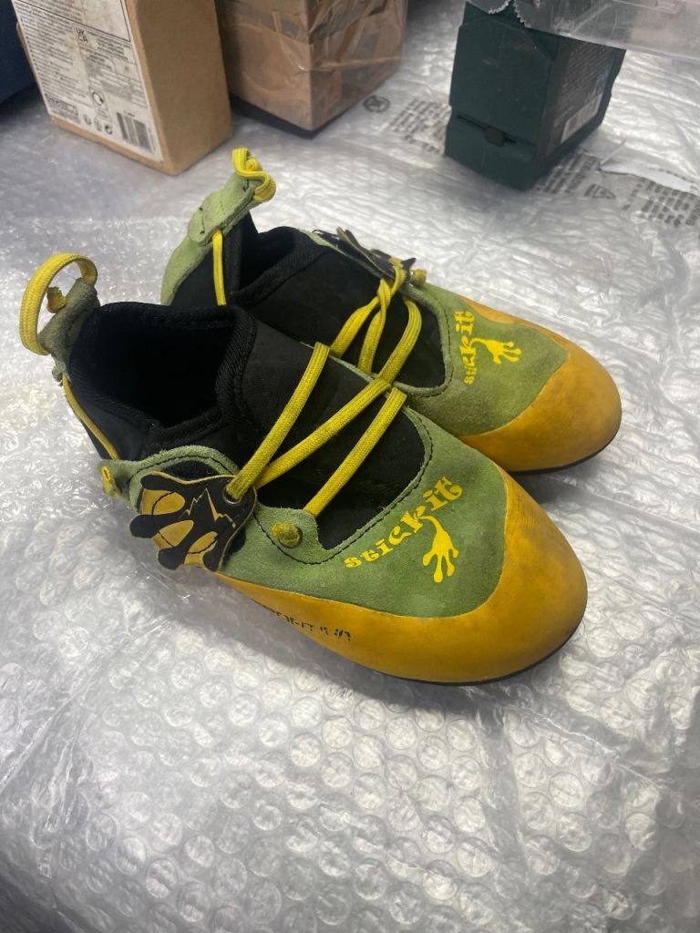 Children’s climbing shoes £10 