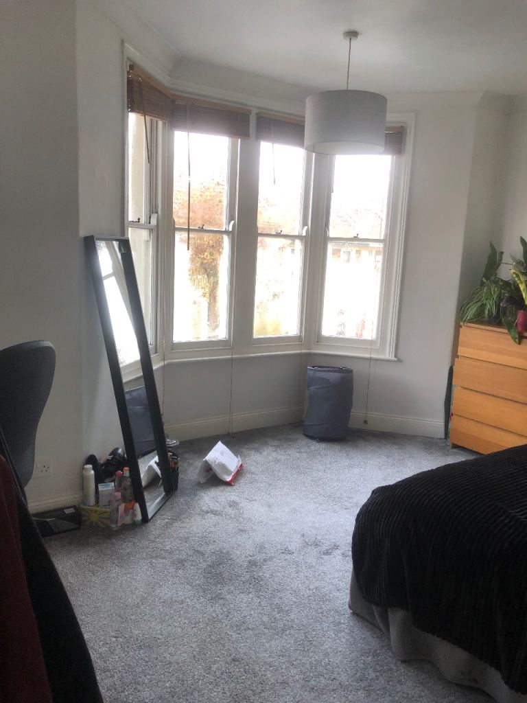 Large furnished double room 
