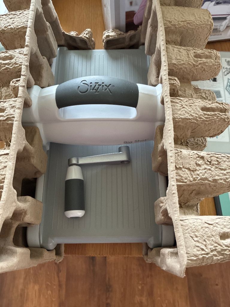 Sizzix Big Shot Die Cutting & Embossing Machine – Boxed + Plates