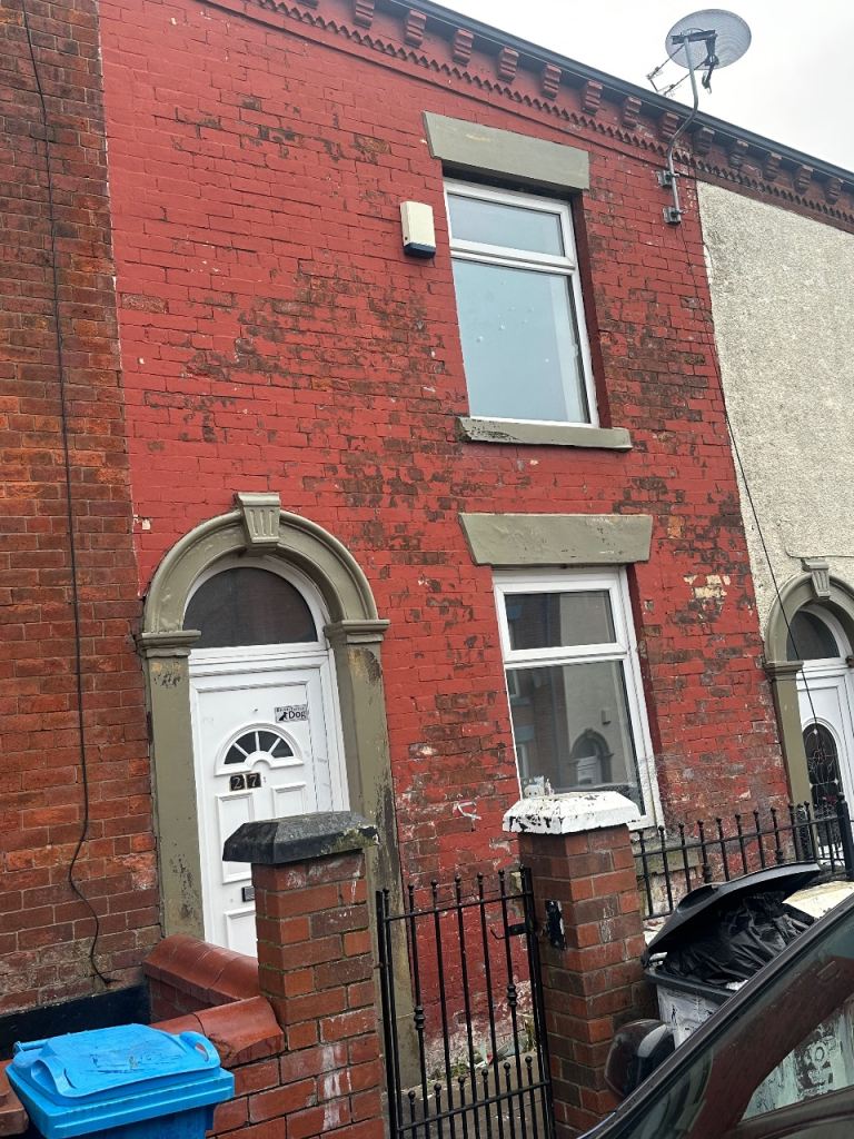 3 BEDROOM HOUSE TO RENT IN OLDHAM NEAR MANCHESTER 