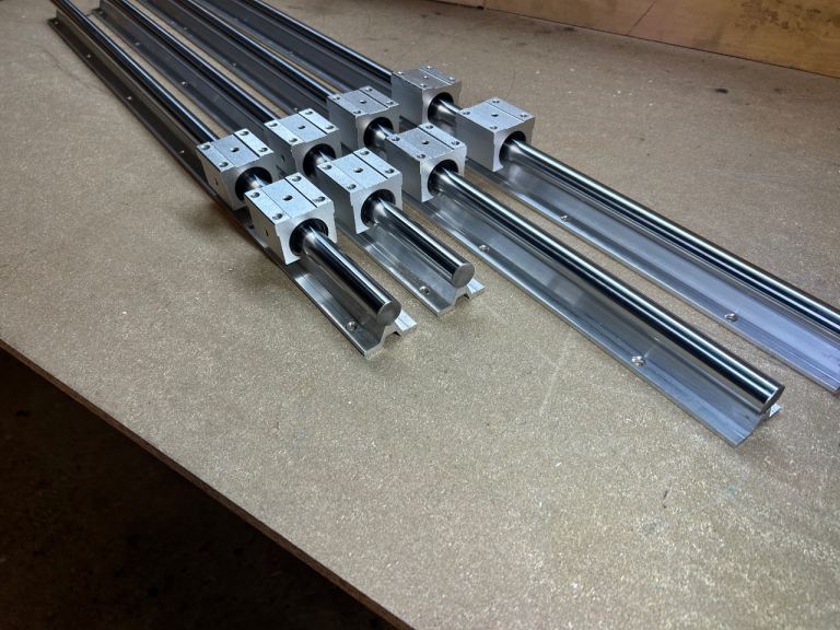 Linear guide rails 