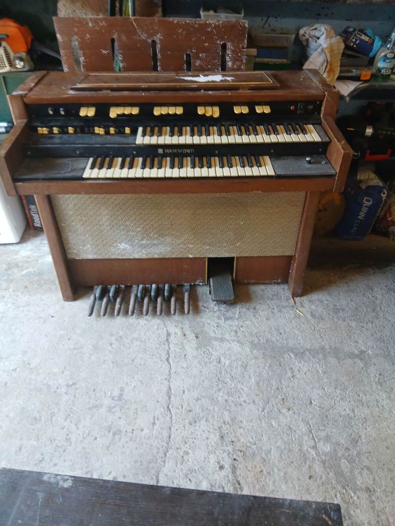 Vintage Hammond L122 Organ with Bench – Spares or Repair