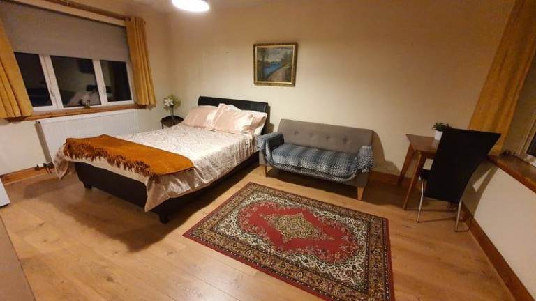 Studio flat to rent 