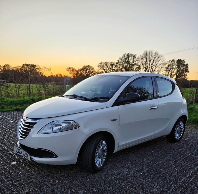 Chrysler, YPSILON, Hatchback, 2014 Manual, 1242 (cc), 5 doors
