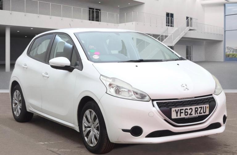 2013 Peugeot 208 1.2 VTi Access+ 5dr HATCHBACK Petrol Manual