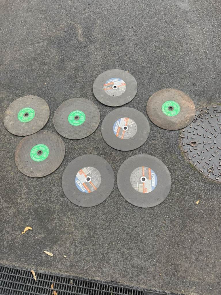 Assorted Grinding Discs - new 