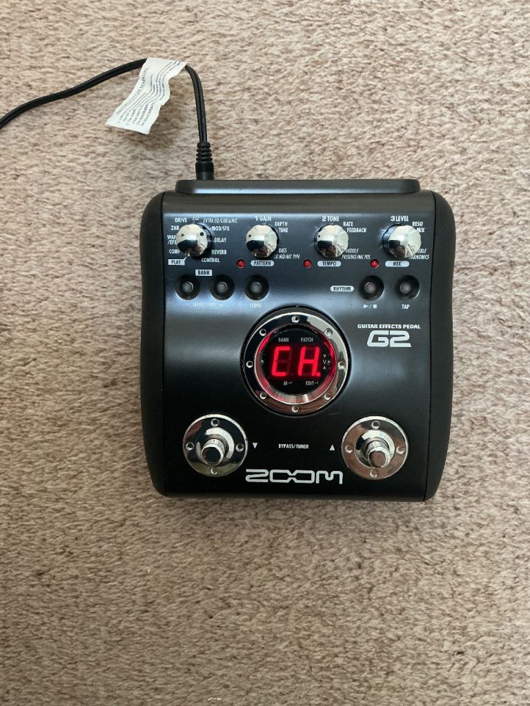 Zoom instruments effects box